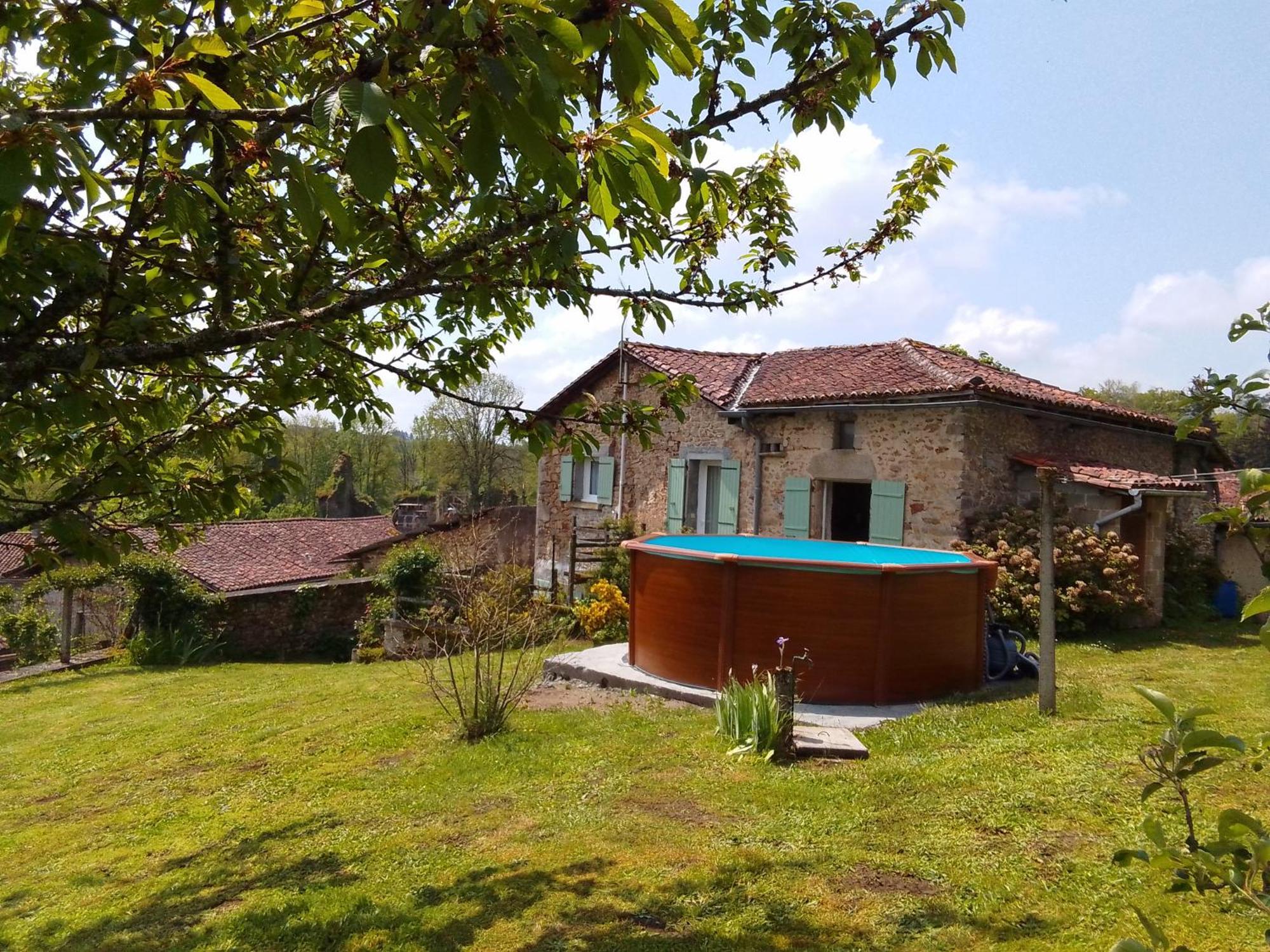 Cottage By The Chateau With Pool In National Parc Les Salles-Lavauguyon Ngoại thất bức ảnh